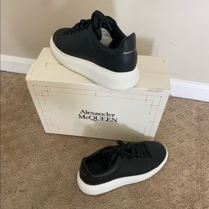 Back to school McQueen sneakers. Size 39 very nice.